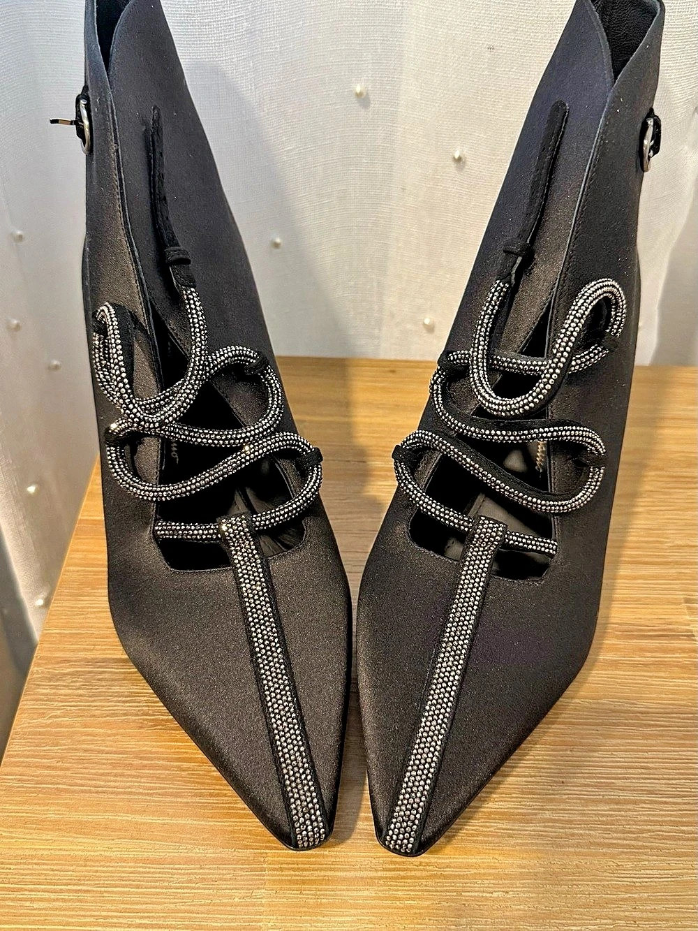 Salvatore Ferragamo Rhinestone Pointed-Toe Heels US 8C New